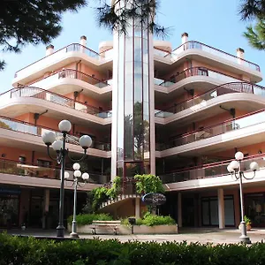 residence-crystal-palace.emilia-romagnahotels.net/