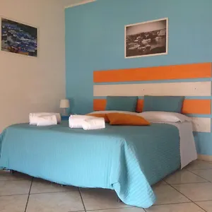  Couette-café Platamone Italie